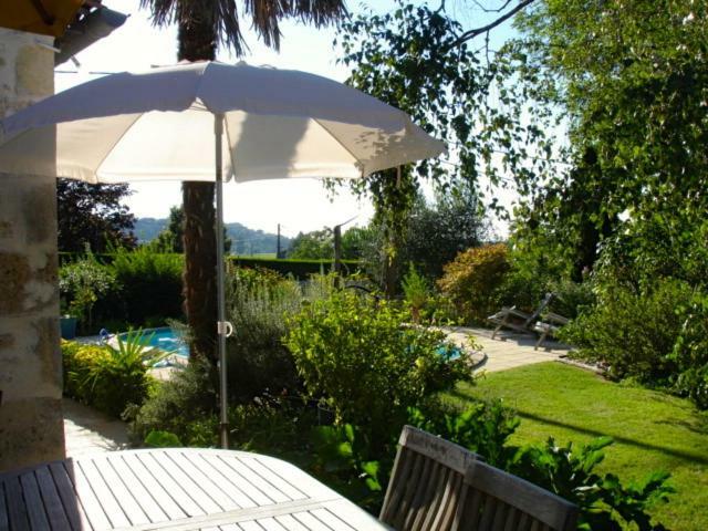 La Petite Provence De Touron Bed & Breakfast Pujols  Exterior photo